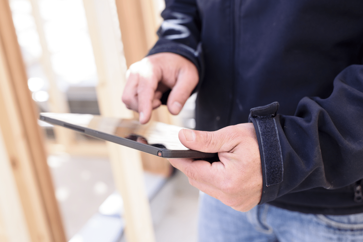 TECHNOLOGY AND THE TRADIE LIFE